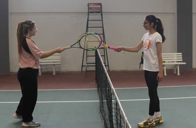 Şanliurfa’da 23 Ni̇san Teni̇s Turnuvasi Ödül Töreni̇yle Sona Erdi̇ (5)