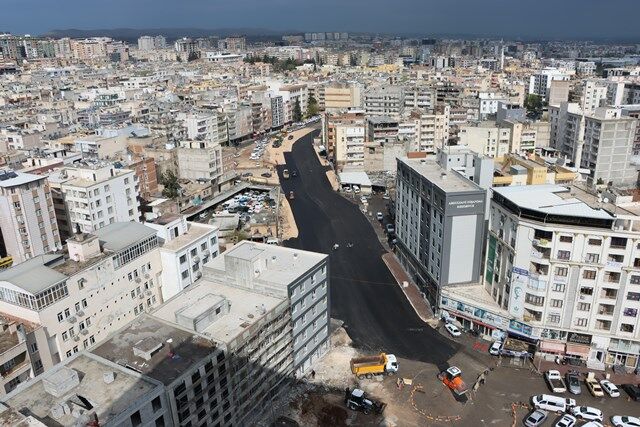 Şanliurfa’da 25 Metreli̇k Yol Projesi̇nde Asfalt Çalişmalari Başladi (1)