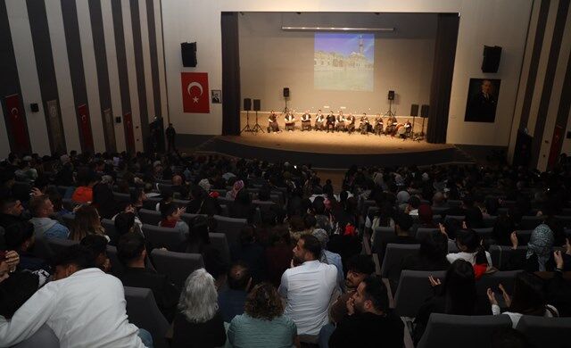 Urfa Ahengi̇ Sira Gecesi̇ Topluluğu, Munzur Üni̇versi̇tesi̇’ni̇ Şenlendi̇rdi̇ (3)