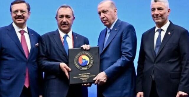 Kaya,ödülünü Cumhurbaşkanı Erdoğan’dan aldı
