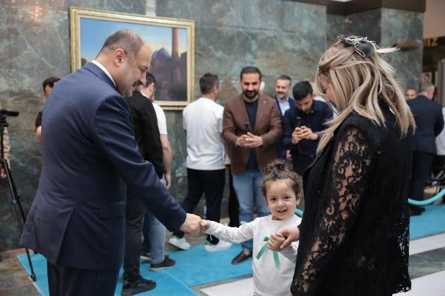 Başkan Gülpinar, Büyükşehi̇r Personeli̇yle Bayramlaşti (6)