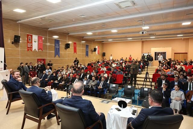 Başkan Gülpinar “Gençlere Yapilan Yatirim Geleceğe Yapilan Yatirimdir” (19)