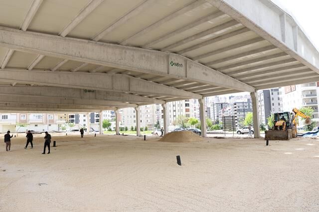 Başkan Ni̇hat Çi̇ftçi̇, Modern Semt Pazari Çalişmalarini İnceledi̇ (5)