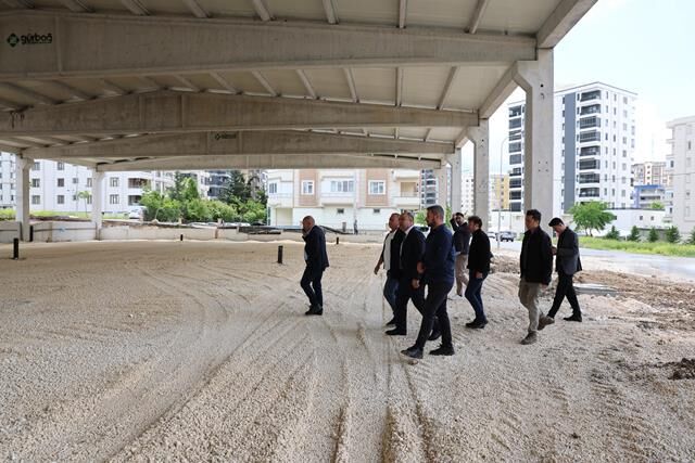 BAŞKAN NİHAT ÇİFTÇİ, MODERN SEMT PAZARI ÇALIŞMALARINI İNCELEDİ