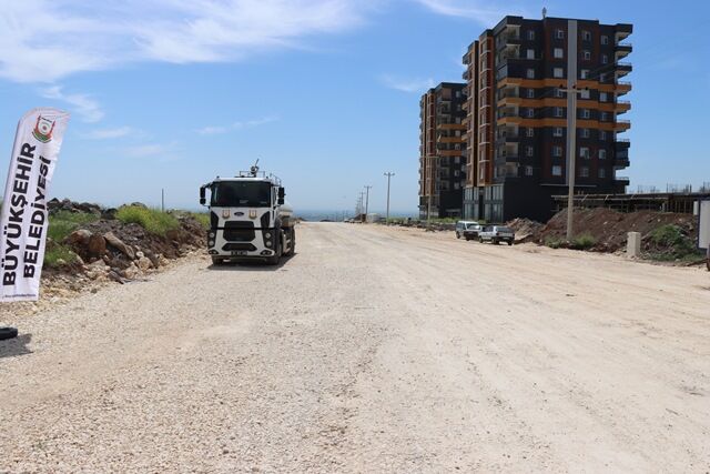 Büyükşehi̇r, Güzelyurt’ta Altyapi Ve Yol Çalişmalarina Hiz Verdi̇ (1)