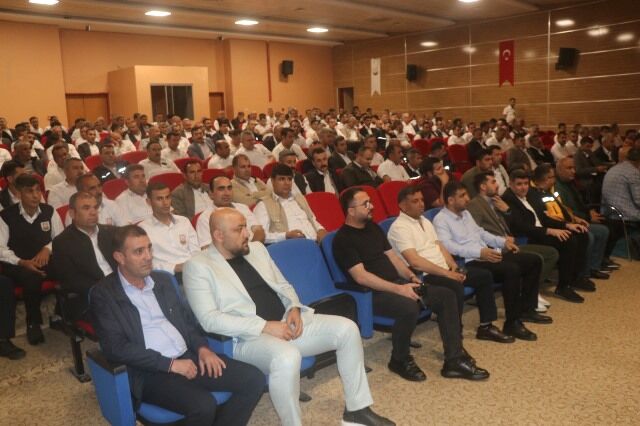 Büyükşehi̇r’den Şoförlere “Fermuar Si̇stemi̇yle Yaşama Yol Ver” Eği̇ti̇mi̇ (1)