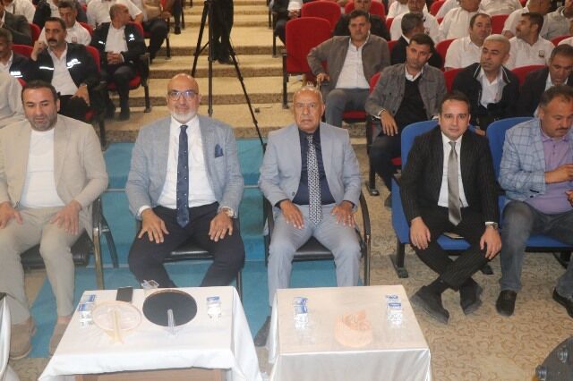 Büyükşehi̇r’den Şoförlere “Fermuar Si̇stemi̇yle Yaşama Yol Ver” Eği̇ti̇mi̇ (3)