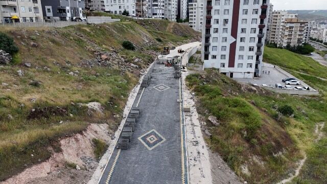 Karaköprü Beledi̇yesi̇nden Doğukent’te Yol Mesai̇si̇ (2)