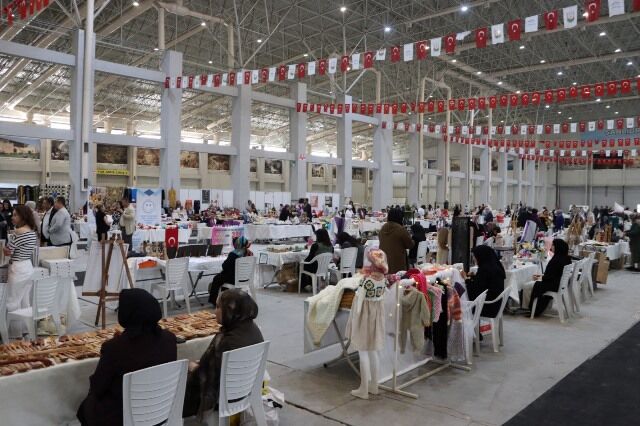 Karaköprü’de Kadin Emeği̇ Festi̇vali̇ Coşkusu Başladi (6)