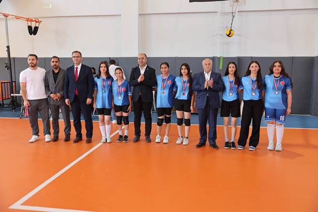 Kköprübld Karaköprü’de Ortaokullar Arası Voleybol Turnuvası Coşkulu Finalle Sona Erdi (5)