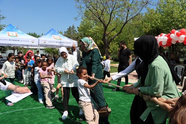 Mi̇ni̇k Kalpler Şenli̇kte Doyasiya Eğlendi̇ (5)