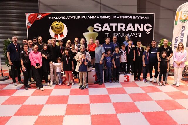 Şanliurfa’da Geleceği̇n Satranç Ustalari Ödüllendi̇ri̇ldi̇ (11)