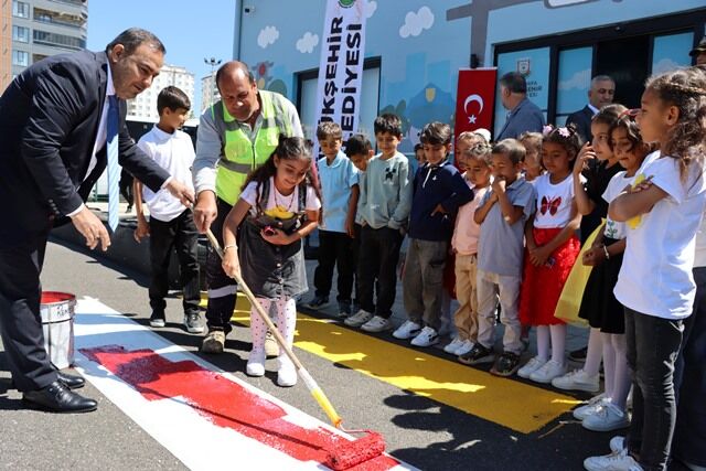 Şanliurfa’da Öğrenci̇lere Trafi̇k Bi̇li̇nci̇ Eği̇ti̇mi̇ Veri̇ldi̇ (12)