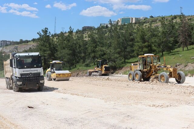 Şanliurfa’da Yillarin Yol Sorunu Çözülüyor (2)