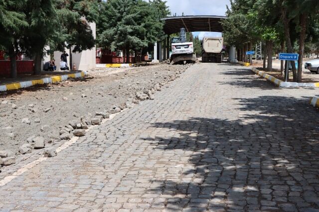 Yeni̇ Asri̇ Mezarlikta Sicak Asfalt Çalişmasi Yapilacak (6)-1